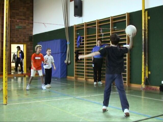 Ball ber die Schnur