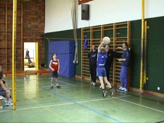 Ball ber die Schnur