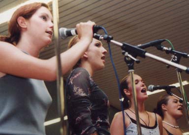 Auftritt beim Schulschlussfest im Juni 1998